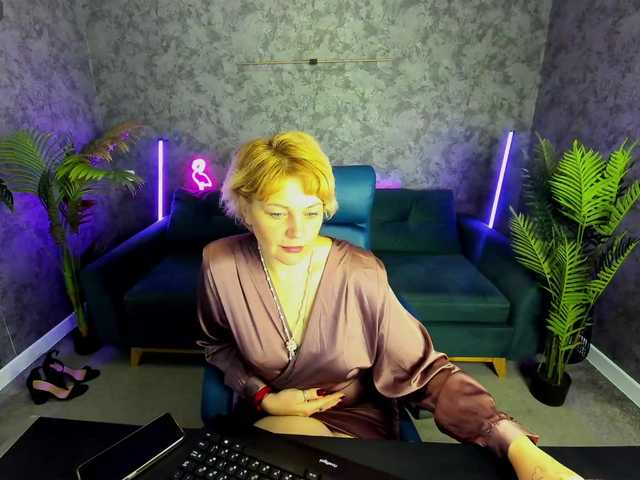 AmaraNights from BongaCams