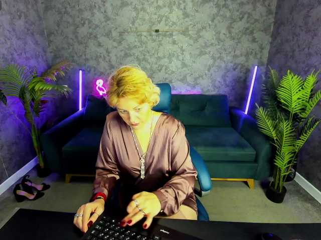 AmaraNights – webcam model profile photo