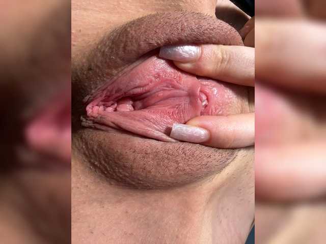 diviala's BongaCams show and profile