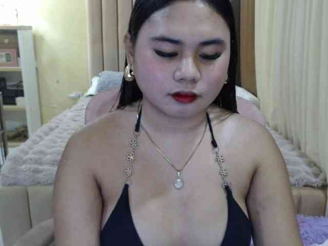 Urasianladyfox2xx webcam