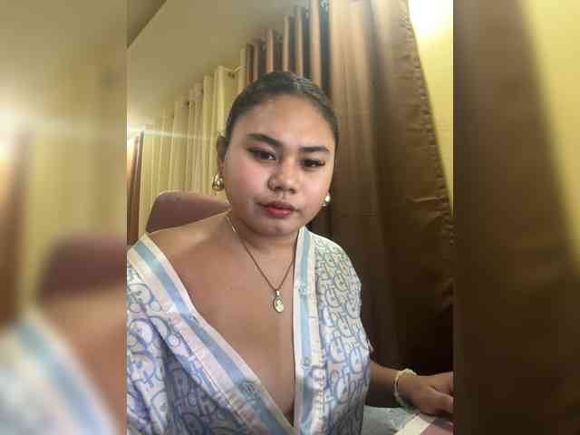 Urasianladyfox2xx webcam