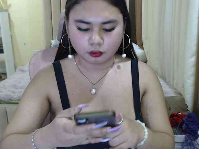 Urasianladyfox2xx webcam