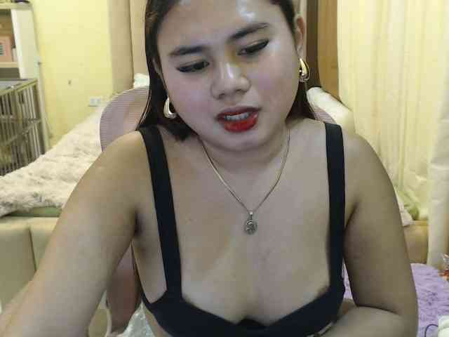 Urasianladyfox2xx webcam