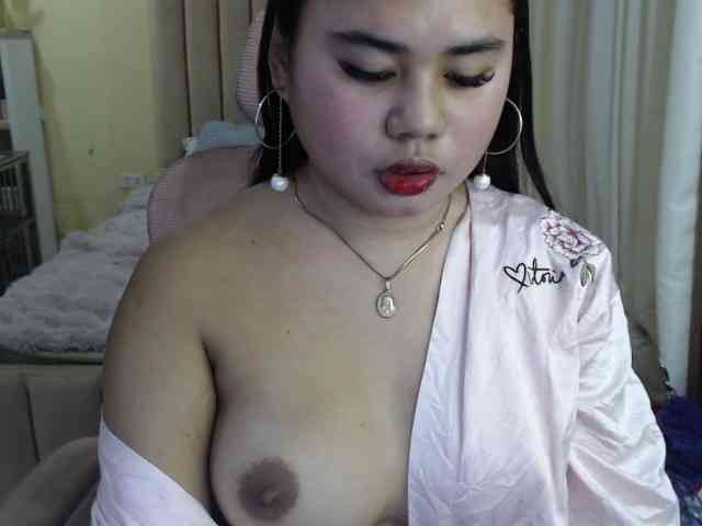 Urasianladyfox2xx webcam