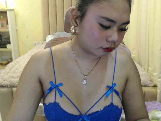 Urasianladyfox2xx webcam