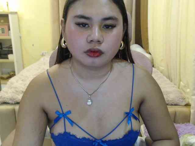 Urasianladyfox2xx webcam