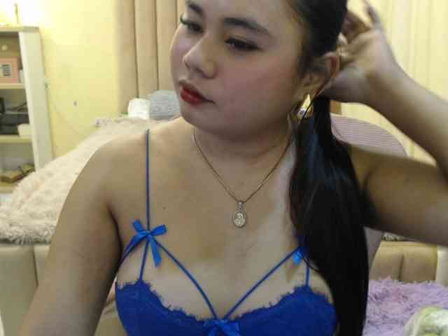 Urasianladyfox2xx webcam