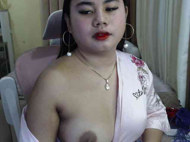 Urasianladyfox2xx webcam