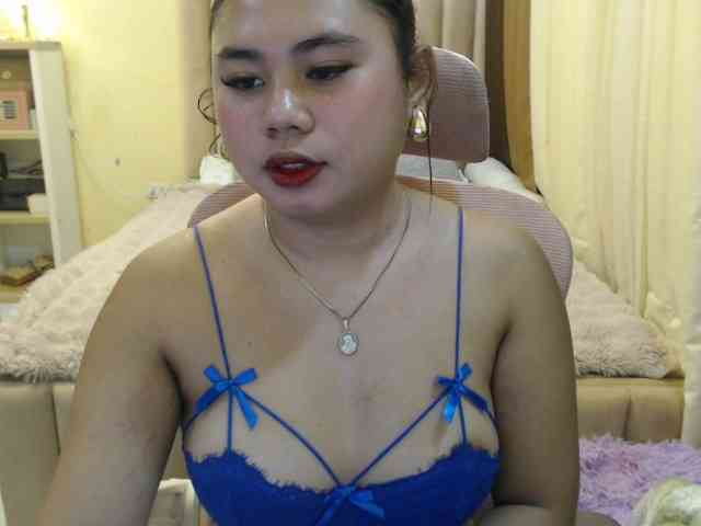 Urasianladyfox2xx webcam