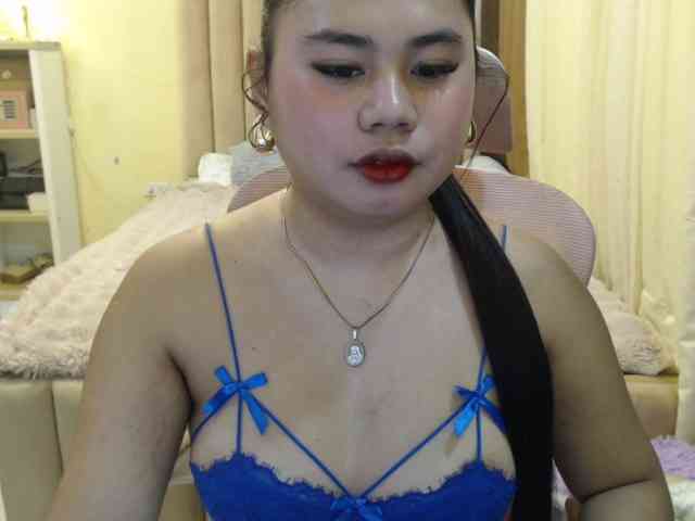 Urasianladyfox2xx webcam