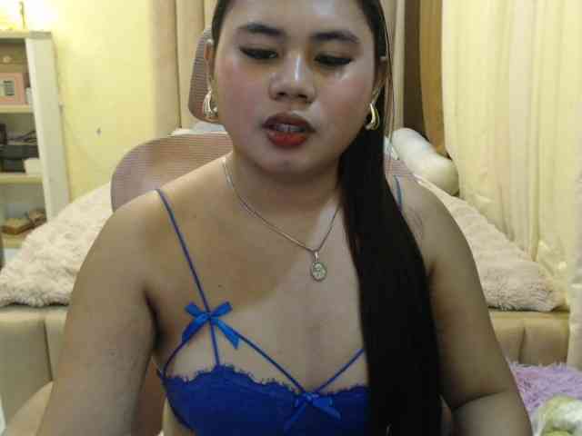 Urasianladyfox2xx webcam