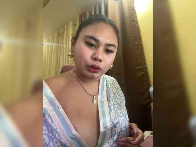 Urasianladyfox2xx webcam