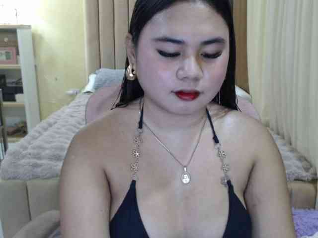 Urasianladyfox2xx webcam
