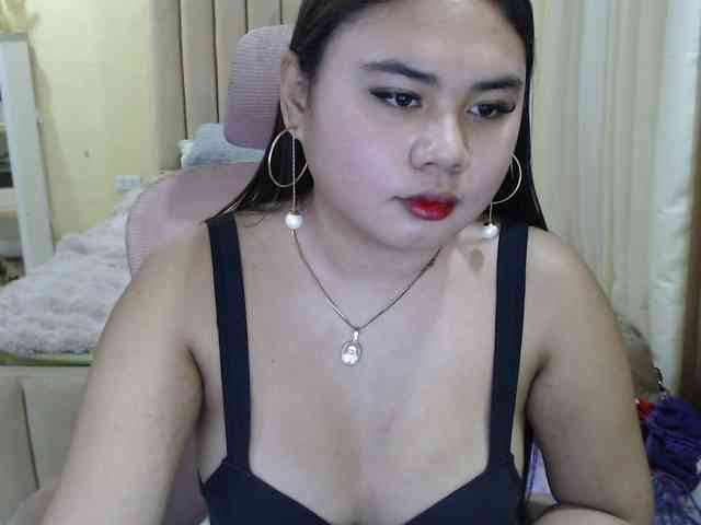 Urasianladyfox2xx webcam