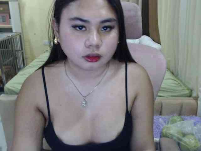 Urasianladyfox2xx webcam