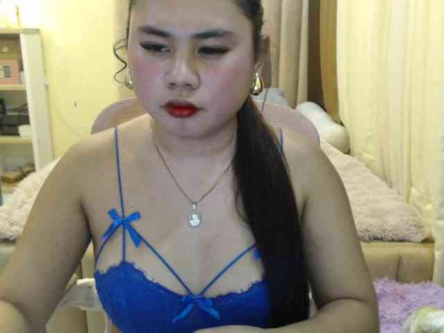 Urasianladyfox2xx webcam