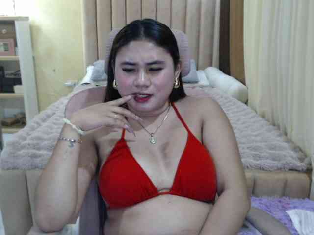 Urasianladyfox2xx webcam
