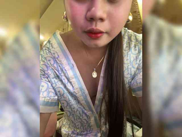 Urasianladyfox2xx webcam