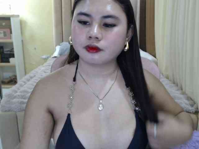 Urasianladyfox2xx webcam