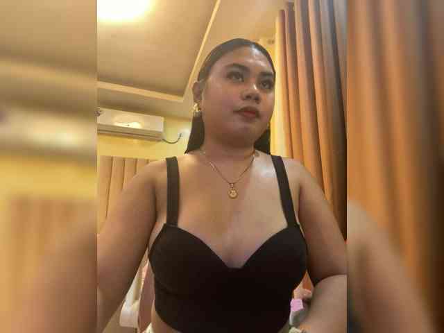 Urasianladyfox2xx webcam