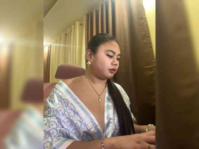 Urasianladyfox2xx webcam