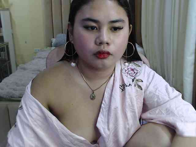 Urasianladyfox2xx webcam