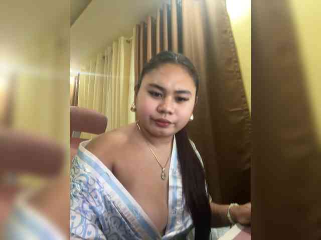 Urasianladyfox2xx webcam