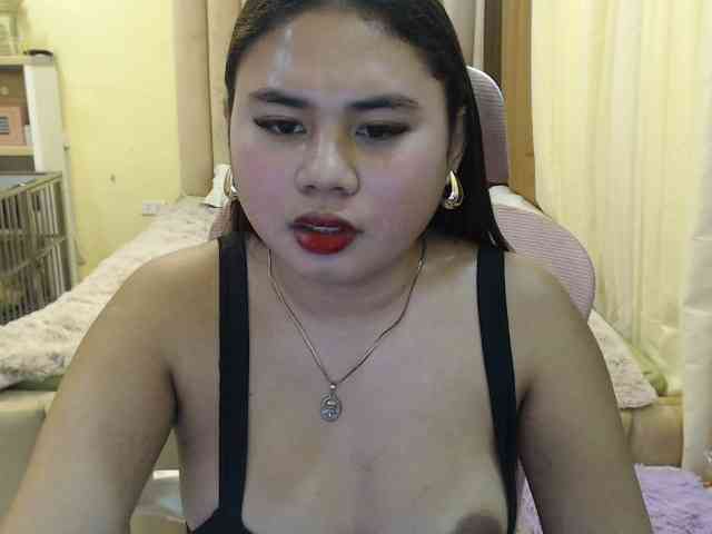 Urasianladyfox2xx webcam