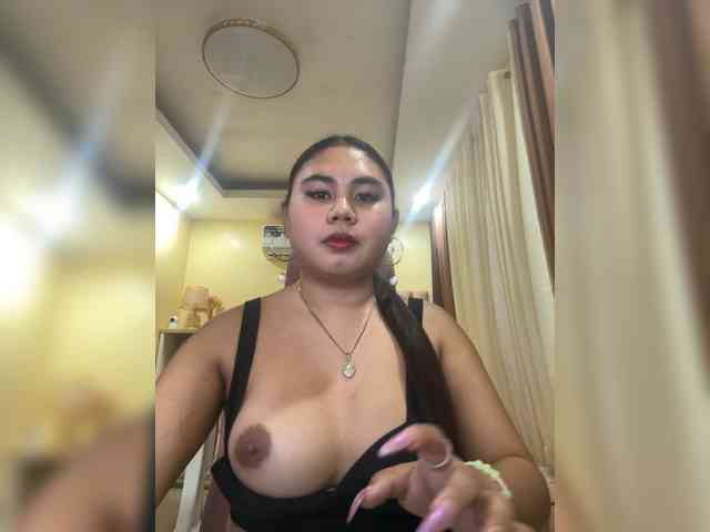 Urasianladyfox2xx webcam