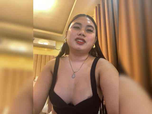 Urasianladyfox2xx webcam