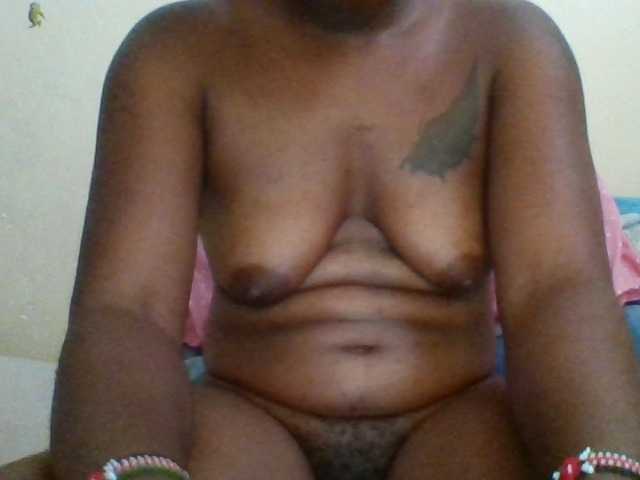 Lolah3's BongaCams show and profile