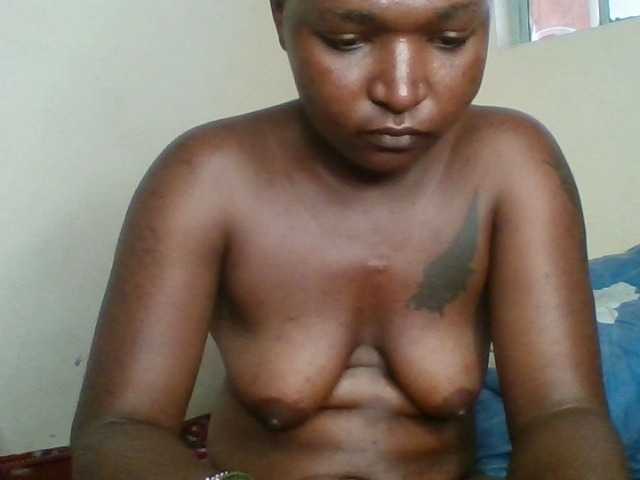 Lolah3's BongaCams show and profile