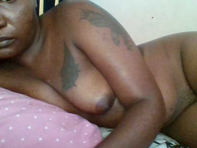 Lolah3's BongaCams show and profile