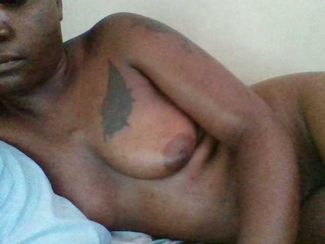 Lolah3's BongaCams show and profile