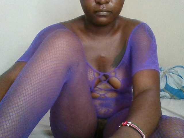 Lolah3's BongaCams show and profile