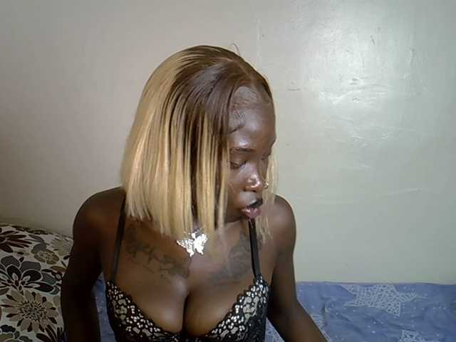 Petitelunar – webcam model profile photo