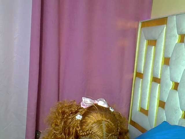 Petitelunar's BongaCams show and profile