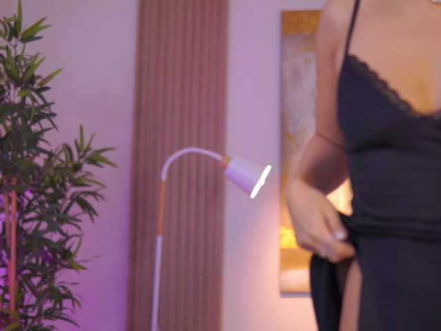 AishaBee's BongaCams show and profile