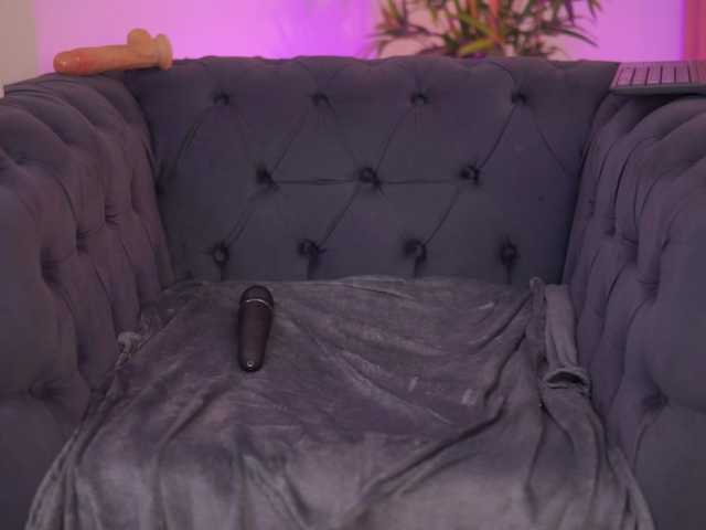 AishaBee's BongaCams show and profile