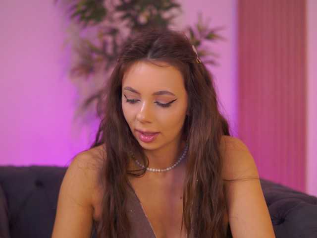 AishaBee's BongaCams show and profile