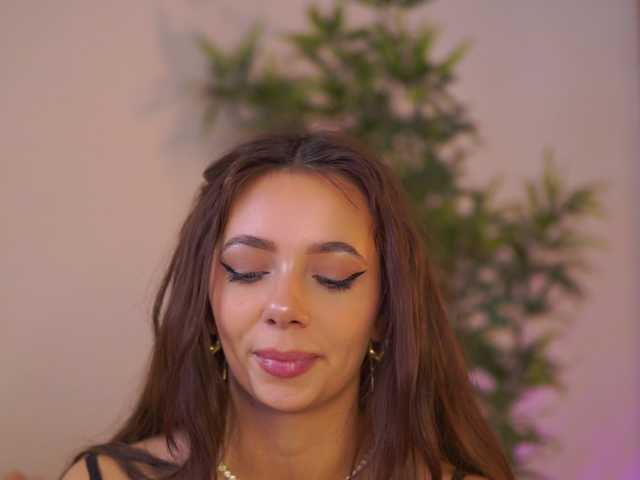 AishaBee's BongaCams show and profile