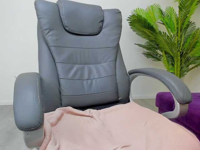 AryaAnna's BongaCams show and profile