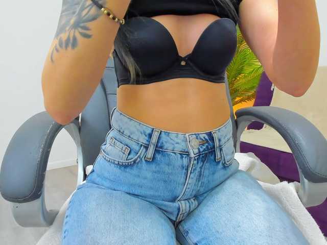 AryaAnna's BongaCams show and profile