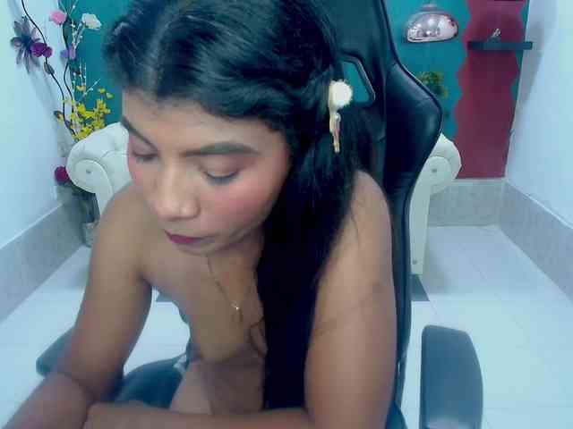 Miagreys1 Live Webcam on BongaCams