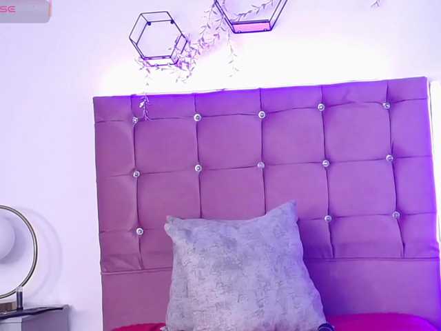 Noami-brown1 webcam bongacams model stream image