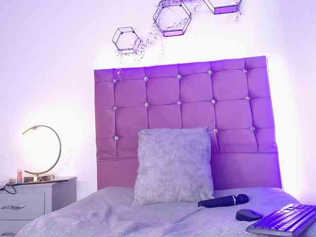 Noami-brown1 Noami-brown1