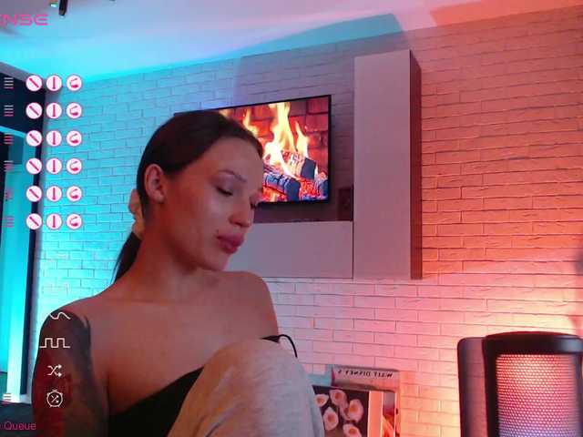 Jade-Lumin's BongaCams show and profile