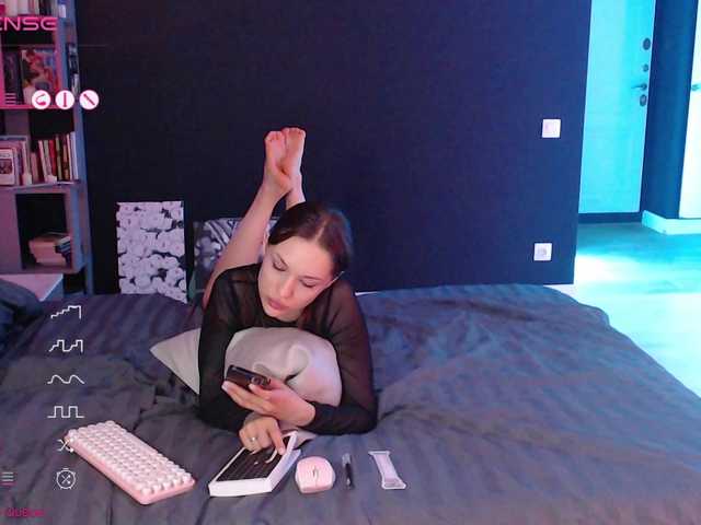 Jade-Lumin's BongaCams show and profile