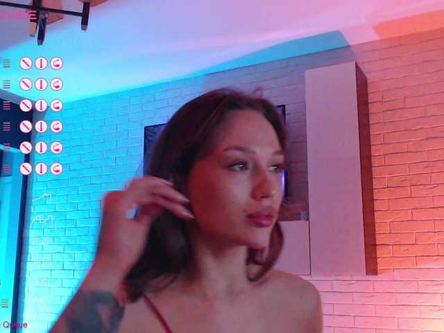 Jade-Lumin's BongaCams show and profile