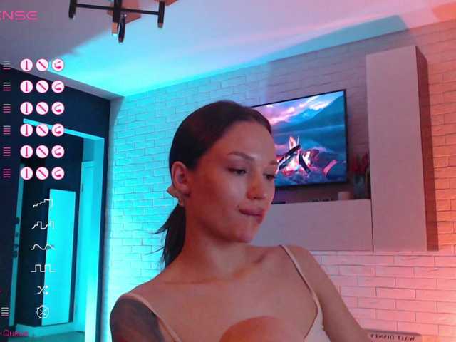 Jade-Lumin's BongaCams show and profile